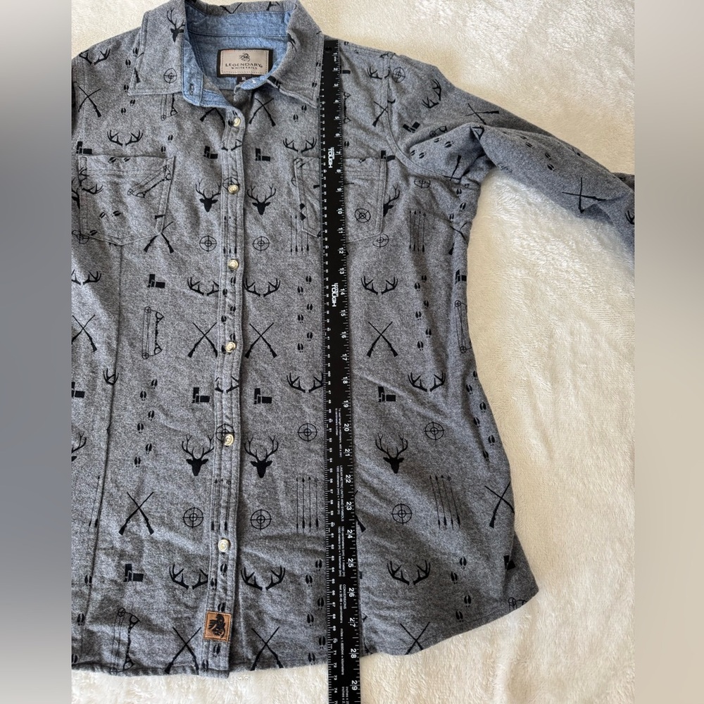 Legendary Whitetails Long Sleeve Button Up Shirt Size XL Like New - Picture 5 of 6